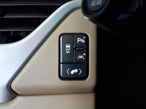 Used 2017 GMC Yukon SLT w/ Open Road Package RWD image 20