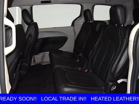 Used 2019 Chrysler Pacifica Touring-L w/ Advanced Safetytec Group FWD image 26