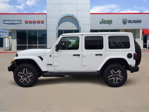 New 2026 Jeep Wrangler Unlimited Sahara AWD/4WD image 3