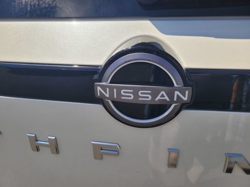 Certified 2022 Nissan Pathfinder SV w/ SV Premium Package FWD image 10