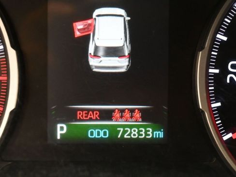 Used 2022 Toyota RAV4 XLE FWD image 12