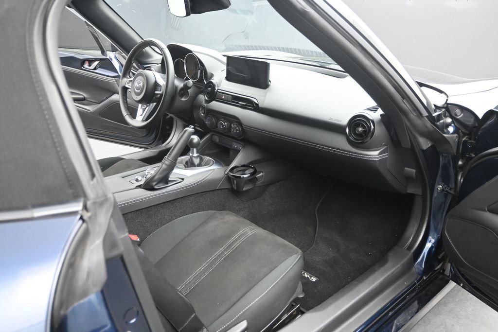Used 2025 MAZDA MX-5 Miata Club RWD image 21