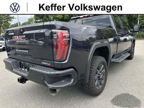 Used 2024 GMC Sierra 2500 AT4 w/ AT4 Preferred Package AWD/4WD image 5