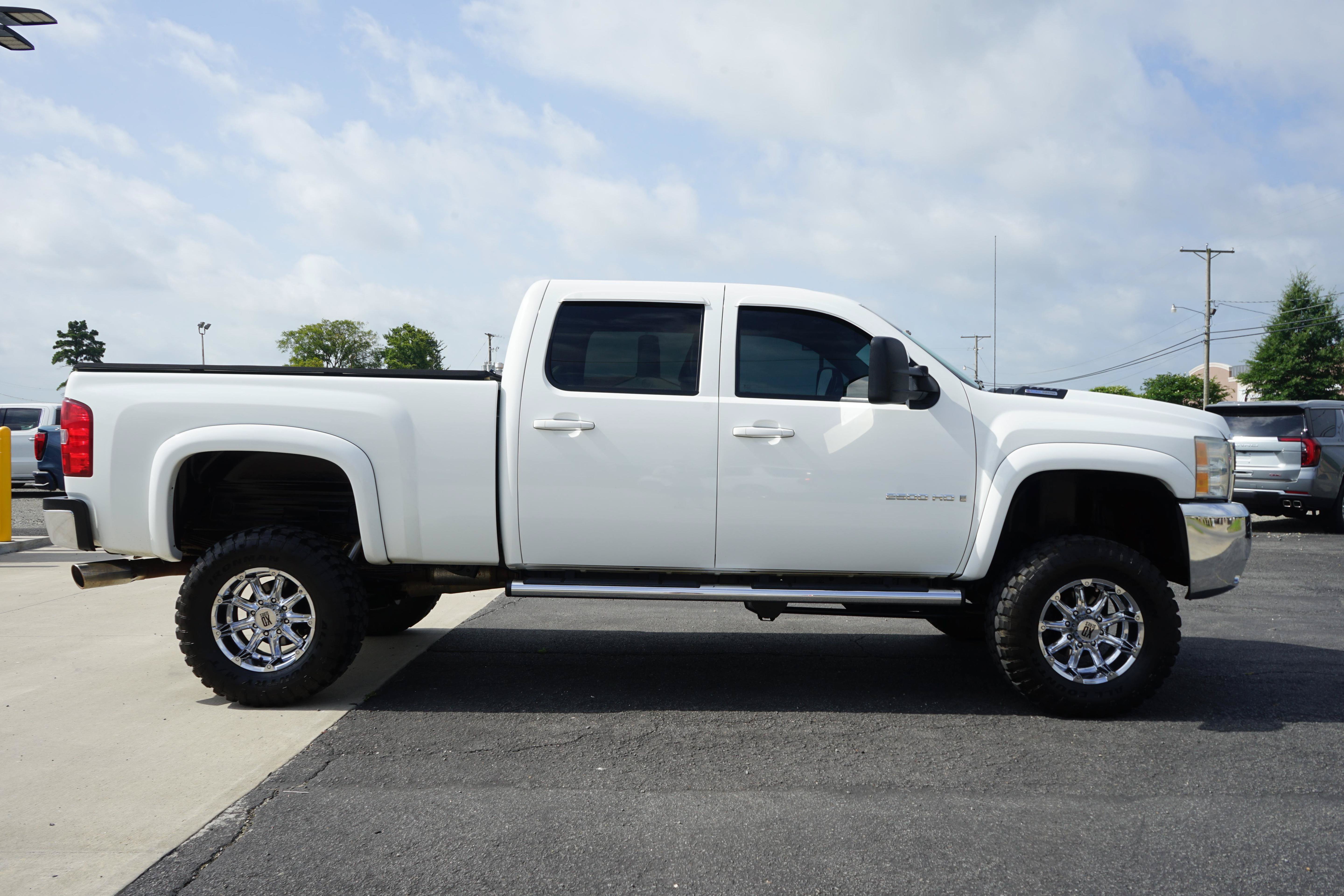 Used 2007 Chevrolet Silverado 2500 LTZ AWD/4WD image 6
