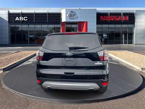 Used 2018 Ford Escape SE image 4