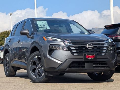 New 2026 Nissan Rogue SV FWD image 2