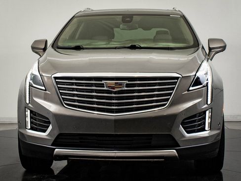 Used 2018 Cadillac XT5 Platinum w/ Driver Assist Package image 2