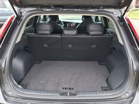 Certified 2025 Kia Niro EX w/ EX Cold Weather Package image 29