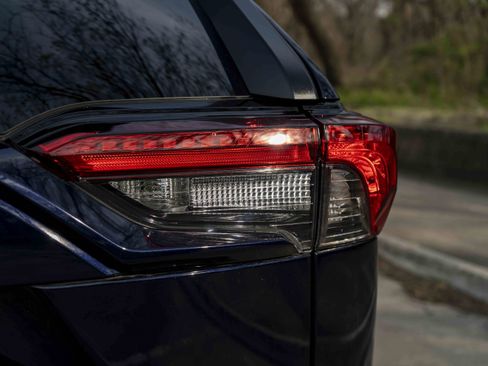 Used 2025 Toyota RAV4 XLE Premium image 13