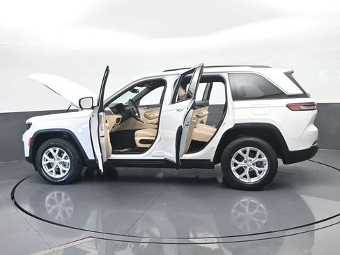 Used 2023 Jeep Grand Cherokee Limited image 77