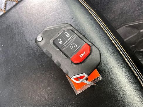 Used 2021 Jeep Wrangler Unlimited Sahara AWD/4WD image 11