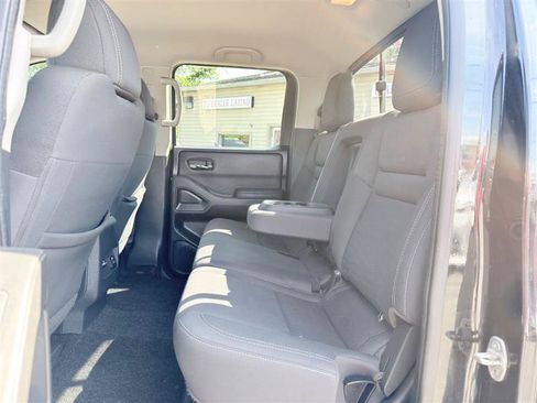 Used 2022 Nissan Frontier SV AWD/4WD image 17