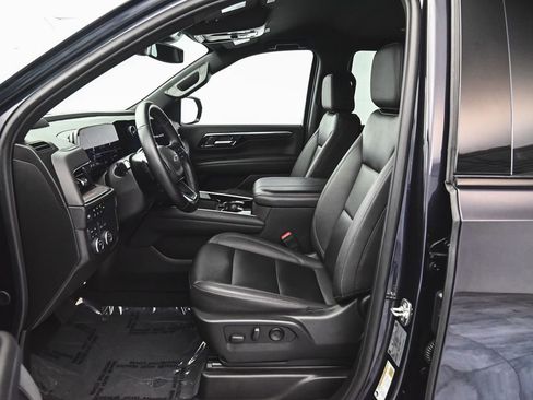 Used 2025 Chevrolet Tahoe Z71 AWD/4WD image 31