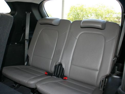 Used 2017 Hyundai Santa Fe FWD w/ Cargo Package image 31