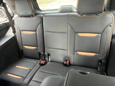 Used 2022 GMC Yukon AT4 AWD/4WD image 9