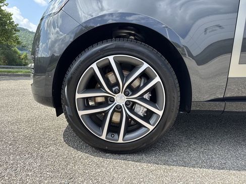 New 2025 Land Rover Range Rover SE image 8