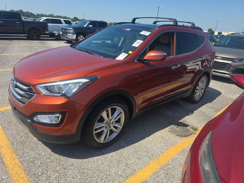 Used 2016 Hyundai Santa Fe Sport 2.0T w/ Option Group 05 AWD/4WD image 2
