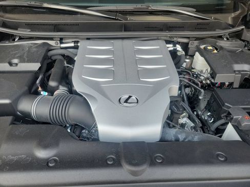 Used 2023 Lexus GX 460 Premium w/ Accessory Package AWD/4WD image 39
