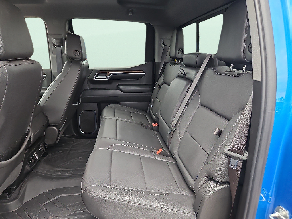 Used 2024 Chevrolet Silverado 1500 LT w/ Leather Package AWD/4WD image 10
