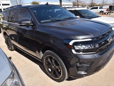 Certified 2023 Ford Expedition Limited image 5