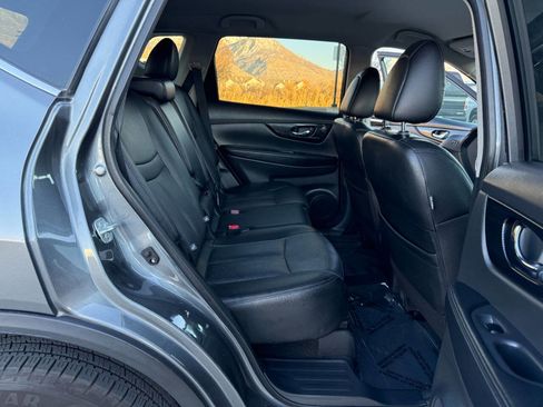 Used 2018 Nissan Rogue SL image 20