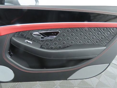 Used 2024 Bentley Continental GT S image 33