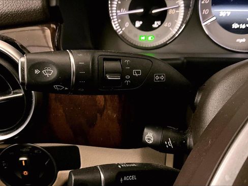 Used 2015 Mercedes-Benz GLK 350 4MATIC image 31