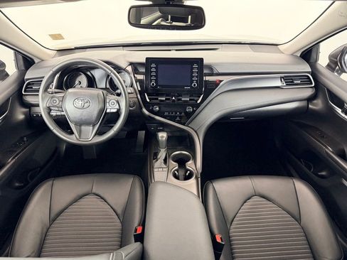 Used 2024 Toyota Camry SE image 15