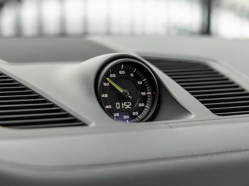 Used 2023 Porsche Cayenne image 28