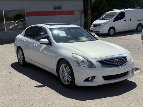 Used 2011 INFINITI G37 Journey w/ Premium Pkg RWD image 2