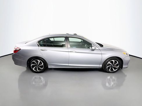 Used 2017 Honda Accord EX image 19