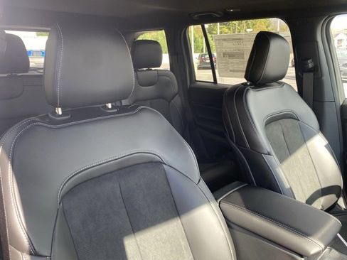 New 2025 Jeep Grand Cherokee Altitude w/ Trailer Tow Package image 28