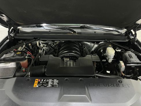 Used 2018 Chevrolet Suburban Premier image 25
