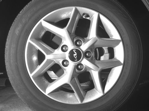 Used 2025 Kia Soul LX w/ LX Technology Package FWD image 13