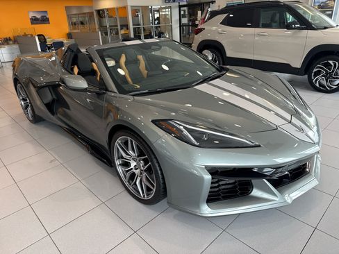 Used 2024 Chevrolet Corvette Z06 w/ Chrome Exterior Badge Package RWD image 9