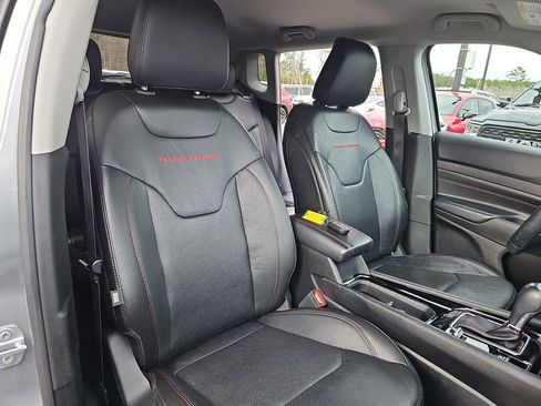 Used 2022 Jeep Compass Trailhawk w/ Trailhawk Elite Group image 12