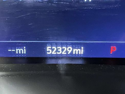 Certified 2022 Buick Envision Essence w/ Technology Package II AWD/4WD image 39