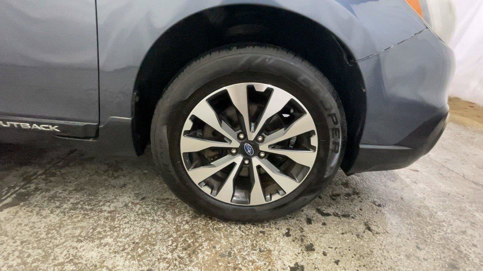 Used 2016 Subaru Outback 3.6R Limited AWD/4WD image 18