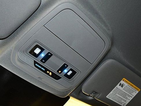 Used 2023 Ford Explorer XLT w/ Equipment Group 202A image 28