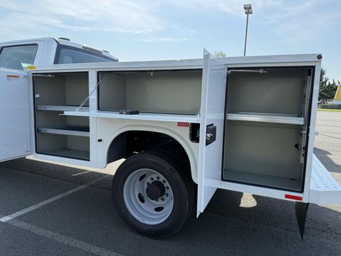 New 2025 Ford F550 4x4 Crew Cab Super Duty image 11