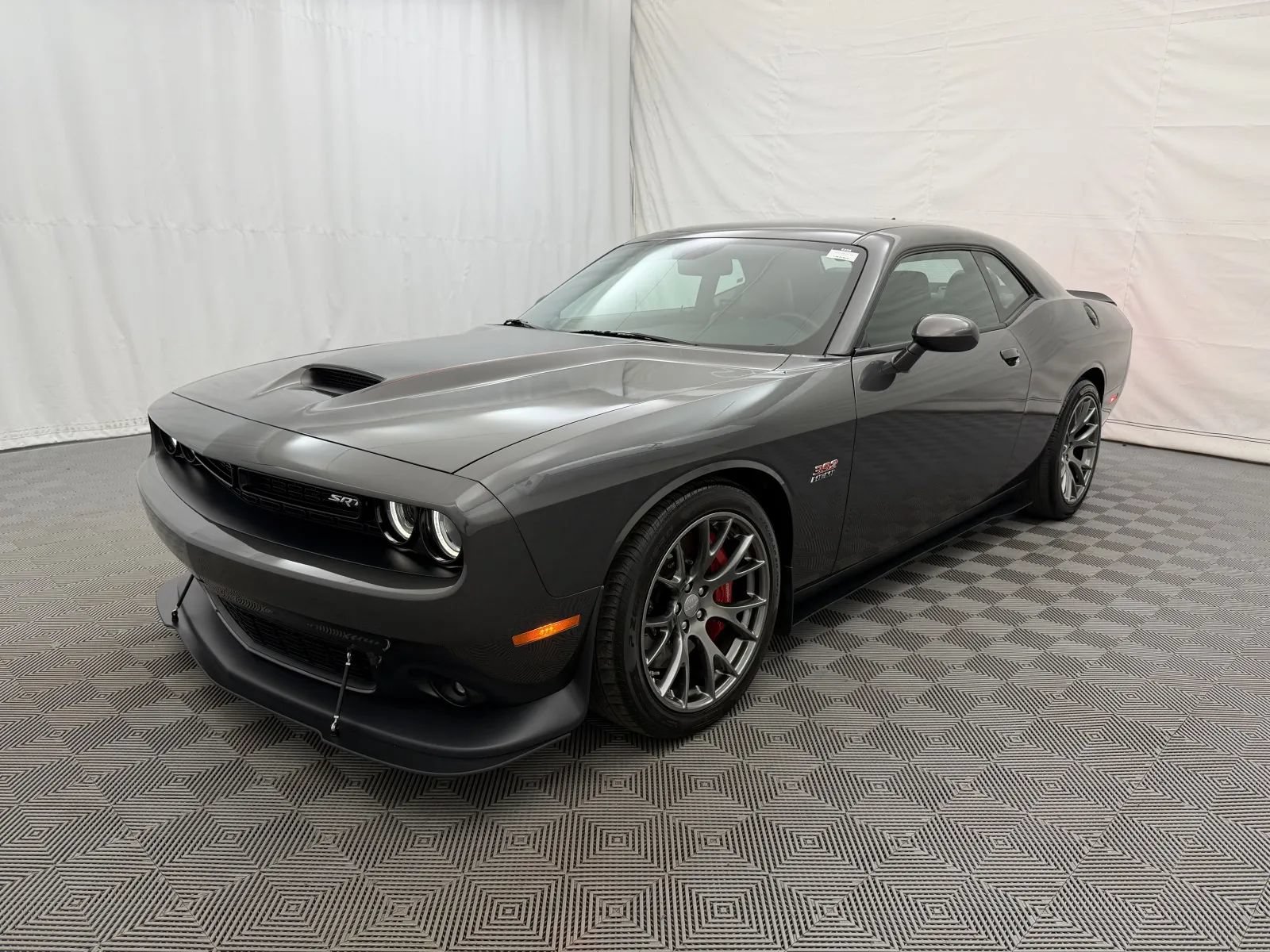Used 2017 Dodge Challenger SRT RWD image 2