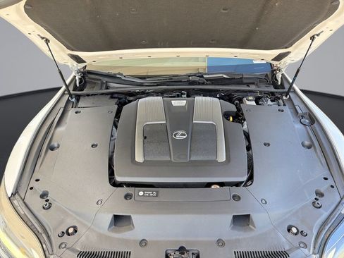 Used 2021 Lexus LS 500 w/ Accessory Package (Z2) RWD image 14