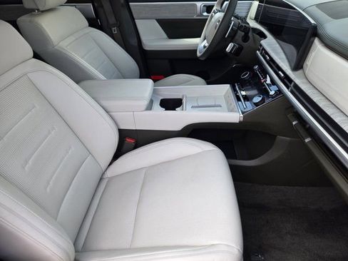 Certified 2025 Hyundai Santa Fe Calligraphy image 13