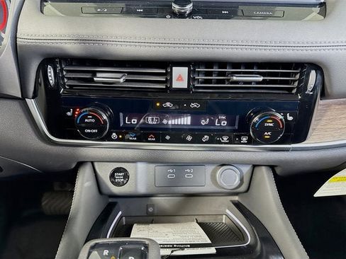 New 2026 Nissan Rogue Platinum image 17