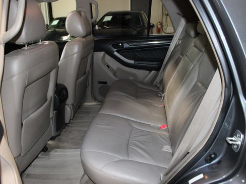 Used 2004 Toyota 4Runner Limited w/ Preferred Accessory Pkg RWD image 22