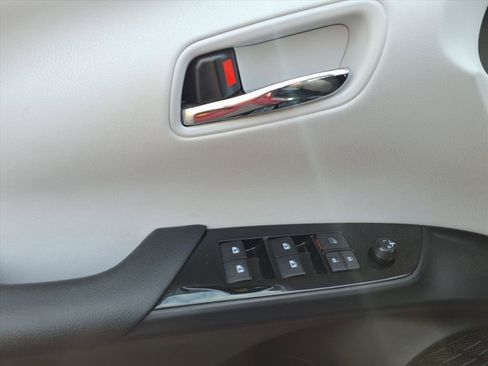 Used 2018 Toyota Prius Prime Advanced image 21