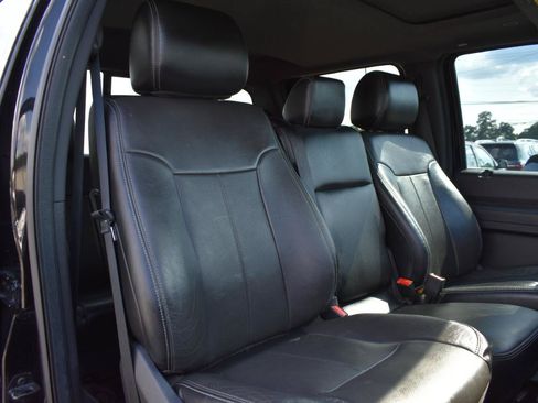 Used 2016 Ford F250 Lariat w/ Lariat Ultimate Package AWD/4WD image 30