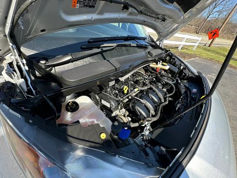 Used 2021 Ford Transit Connect XLT image 39