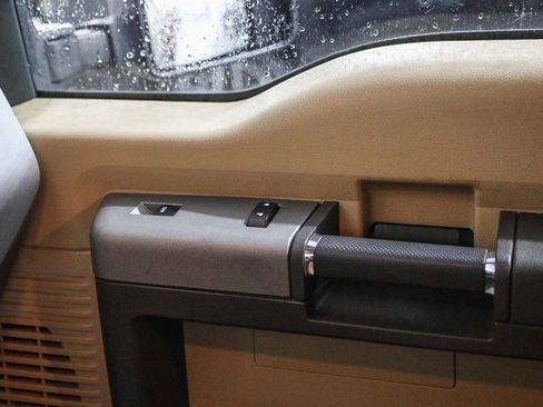 Used 2016 Ford F350 Lariat w/ Lariat Interior Package image 21