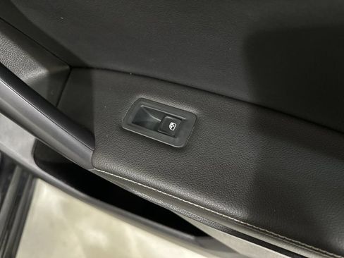 Certified 2023 Volkswagen Tiguan S image 39